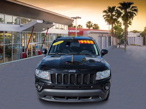 Used 2012 Jeep Compass Latitude w/ Altitude Pkg FWD image 8