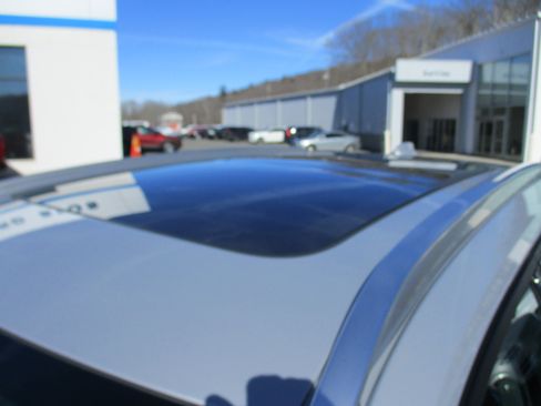 Used 2023 Volvo XC40 B5 Plus w/ Driver Assist Package image 11