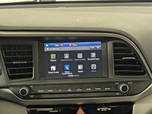 Used 2020 Hyundai Elantra SEL image 18