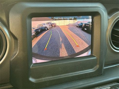 Used 2023 Jeep Wrangler Sport S image 13