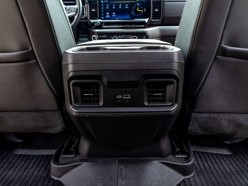 Used 2024 Chevrolet Silverado 1500 LT Trail Boss w/ Convenience Package II image 33