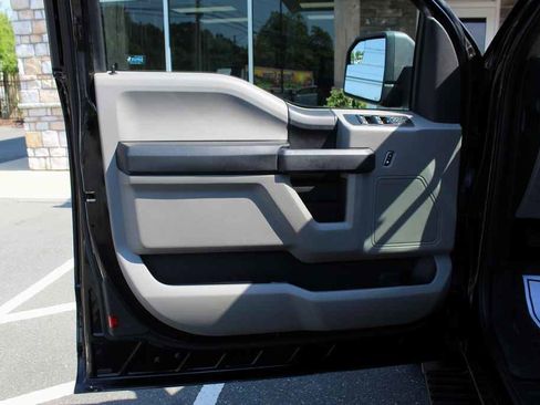 Used 2017 Ford F150 XL w/ Equipment Group 101A Mid AWD/4WD image 11