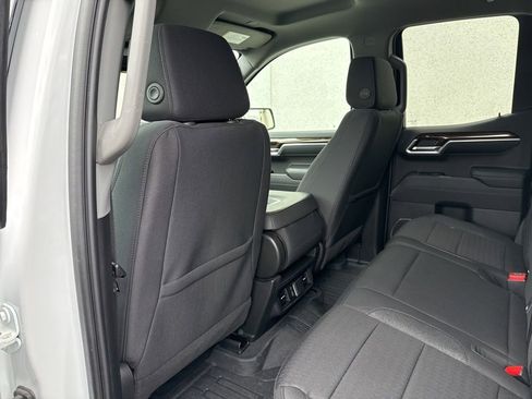 Used 2023 GMC Sierra 1500 SLE AWD/4WD image 25