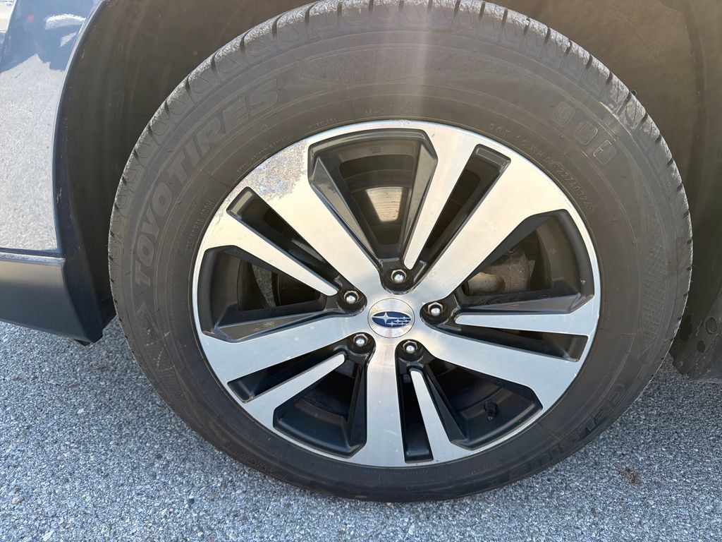 Used 2019 Subaru Outback 2.5i Limited AWD/4WD image 10