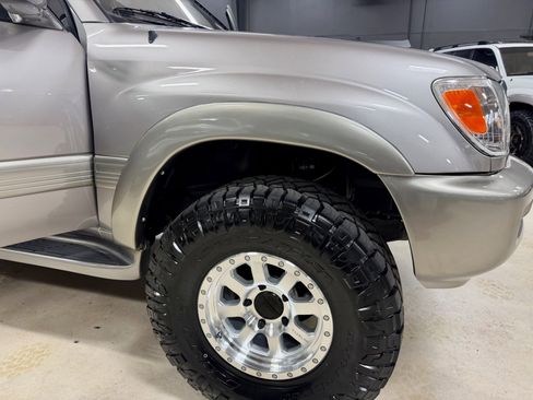 Used 2004 Toyota Land Cruiser image 14