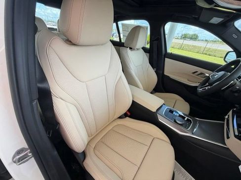 New 2026 BMW 330i xDrive Sedan w/ M Sport Package AWD/4WD image 32