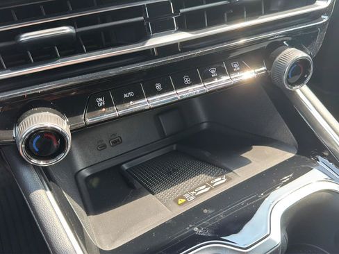 New 2026 Chevrolet Traverse LT w/ LPO, Floor Liner Package AWD/4WD image 30