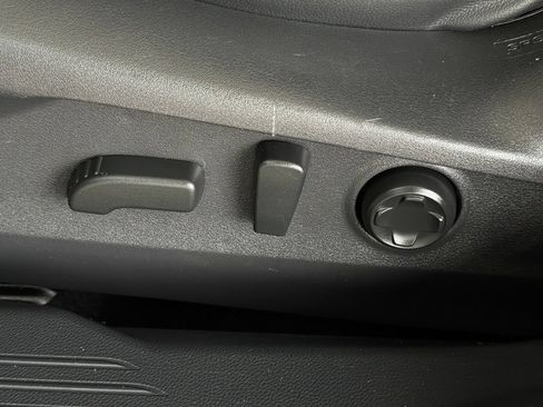 Used 2023 Subaru Outback Touring XT AWD/4WD image 34