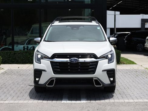 Used 2023 Subaru Ascent Touring AWD/4WD image 3