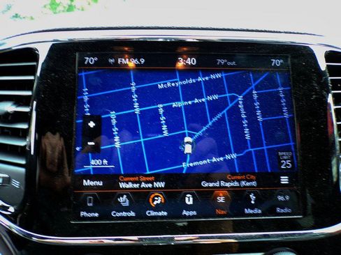 Used 2019 Jeep Grand Cherokee Limited AWD/4WD image 12