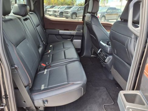 Used 2022 Ford F150 Lariat w/ Equipment Group 502A High image 17