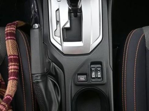 Used 2021 Subaru Crosstrek 2.0i Premium w/ Moonroof Package image 10