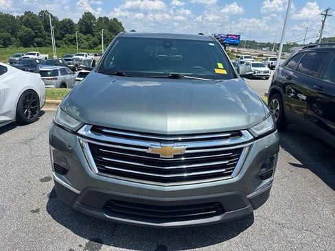 Used 2023 Chevrolet Traverse LT w/ LPO, Floor Liner Package AWD/4WD image 2