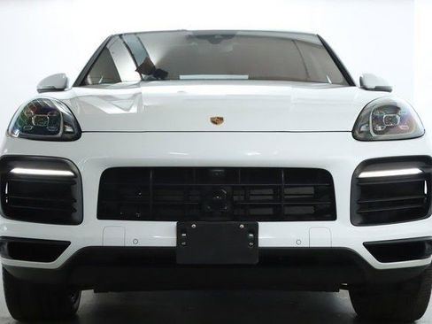 Used 2021 Porsche Cayenne Coupe image 5
