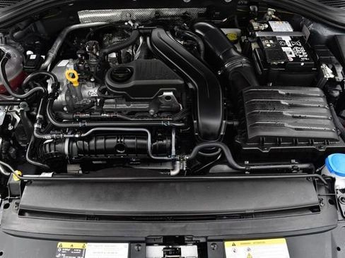 Used 2025 Volkswagen Jetta SE FWD image 25