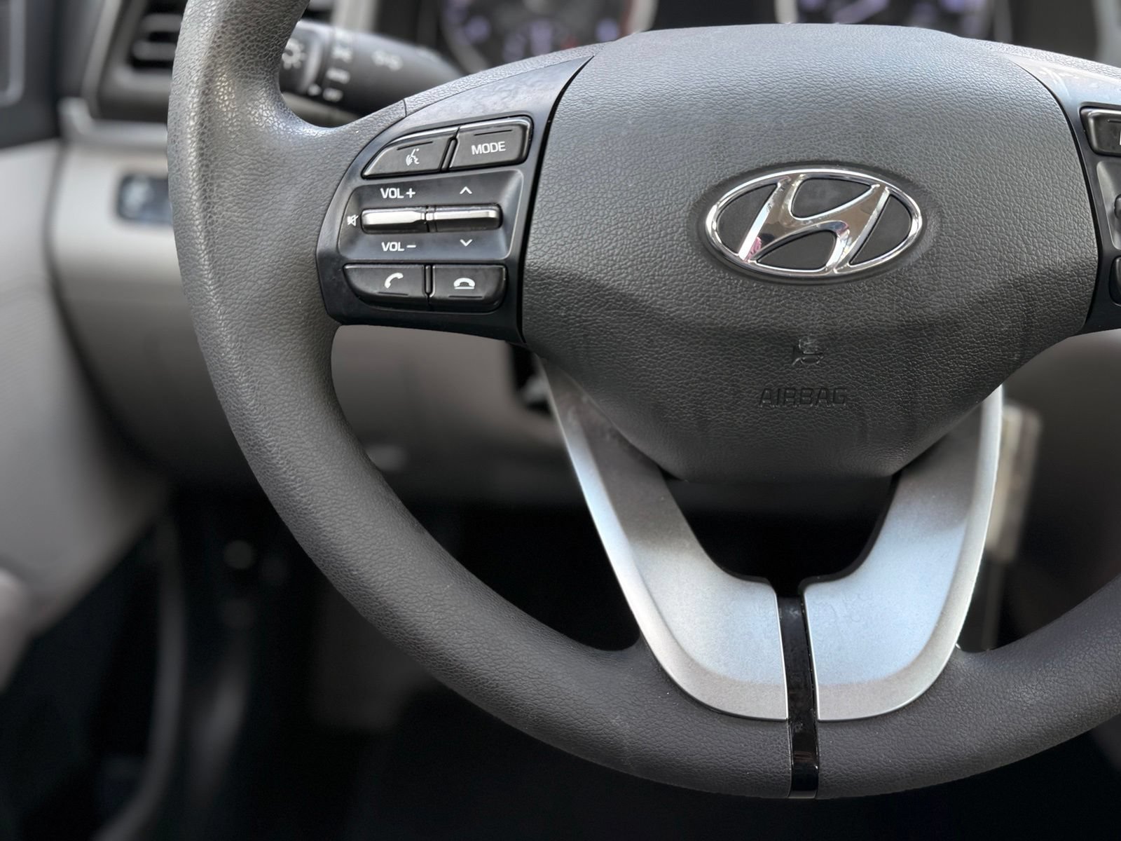 Used 2019 Hyundai Elantra SEL FWD image 26
