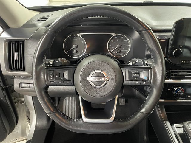 Used 2024 Nissan Pathfinder SL w/ Black Appearance Package AWD/4WD image 14