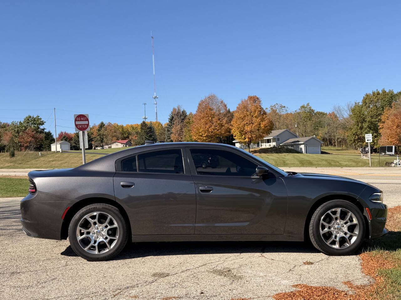 Used 2017 Dodge Charger SXT w/ Driver Confidence Group AWD/4WD image 6