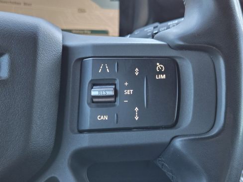 Certified 2023 Land Rover Defender 110 X-Dynamic SE image 16