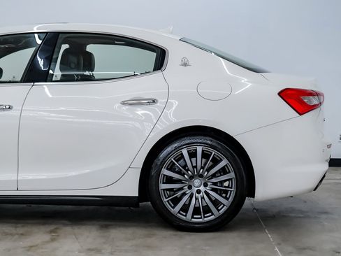 Used 2018 Maserati Ghibli S image 18