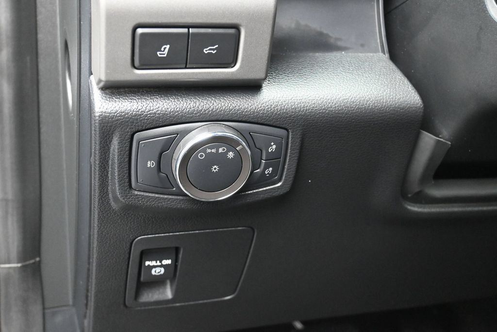 Used 2020 Ford Expedition XLT w/ Equipment Group 202A RWD image 18