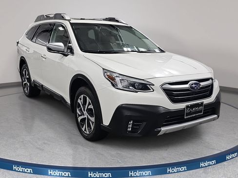 Used 2020 Subaru Outback Touring XT AWD/4WD image 4