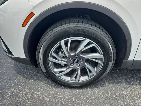 Certified 2024 Lincoln Corsair FWD image 11