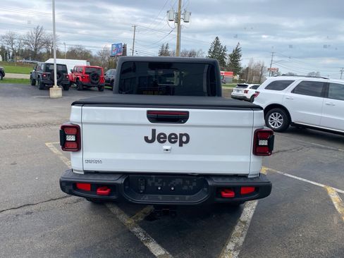 Used 2026 Jeep Gladiator Rubicon w/ Dual Top Group AWD/4WD image 54