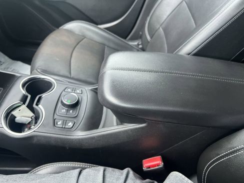 Used 2023 GMC Terrain SLT image 19