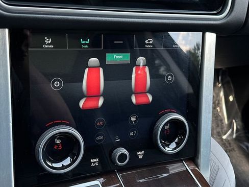 Used 2020 Land Rover Range Rover HSE image 32