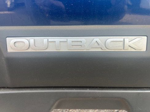 Used 2011 Subaru Outback 2.5i Premium image 9