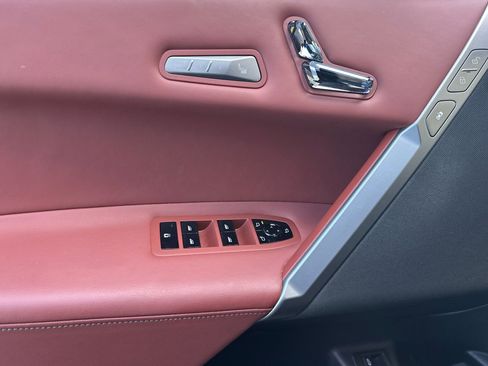 Used 2025 BMW iX M60 image 12