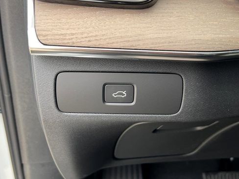 New 2026 Volvo XC90 B6 Ultra w/ Protection Package Premier image 28