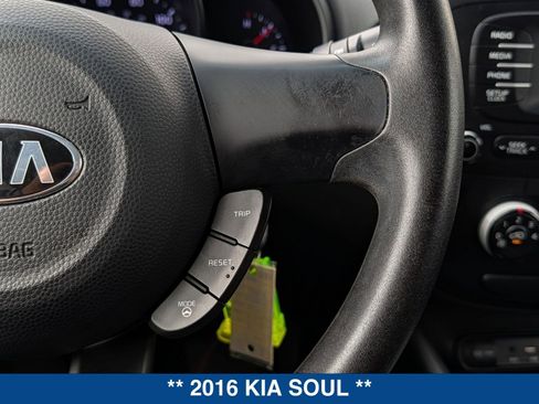 Used 2016 Kia Soul FWD image 25