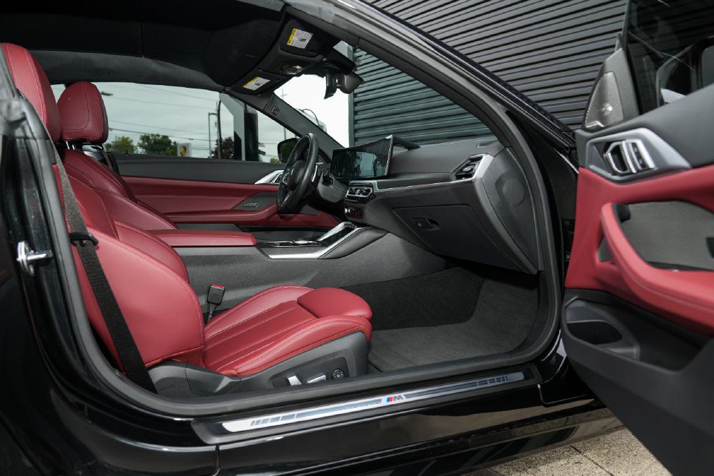 Used 2024 BMW M440i Convertible RWD image 31