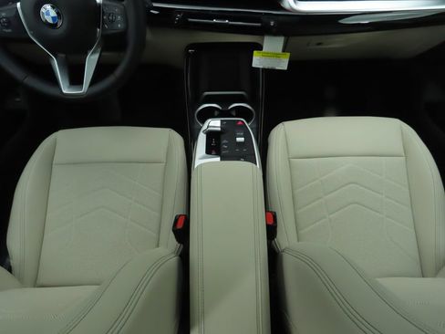 Used 2025 BMW X1 xDrive28i w/ Premium Package image 18