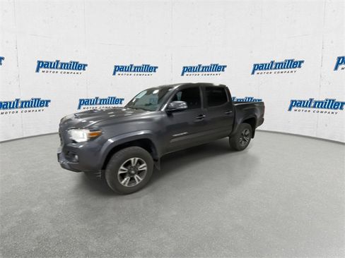 Used 2018 Toyota Tacoma SR5 image 5