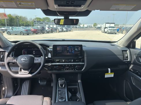 New 2026 Nissan Pathfinder SL AWD/4WD image 28