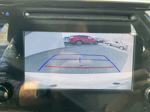 Used 2017 Toyota Corolla LE image 14