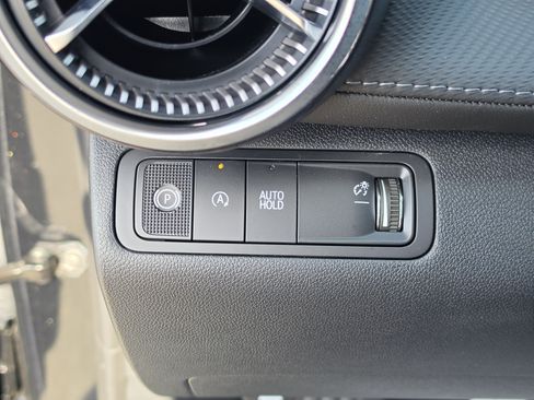 New 2027 Chevrolet Equinox LT w/ Convenience Package II FWD image 34