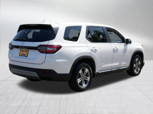 Used 2025 Honda Pilot EX-L image 7