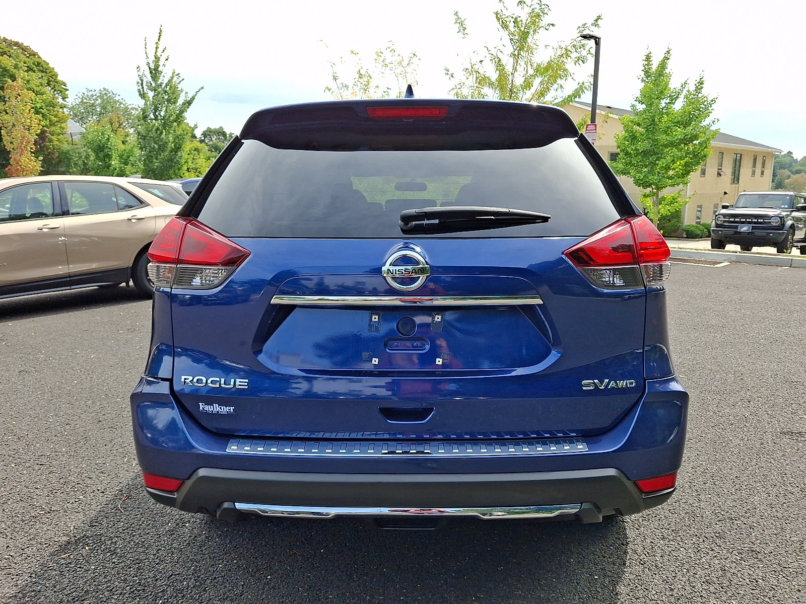 Used 2017 Nissan Rogue SV w/ SV Premium Package AWD/4WD image 5