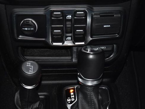 Used 2022 Jeep Wrangler Unlimited Sahara image 20