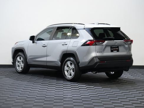 Used 2020 Toyota RAV4 XLE w/ XLE Grade Weather Package AWD/4WD image 8