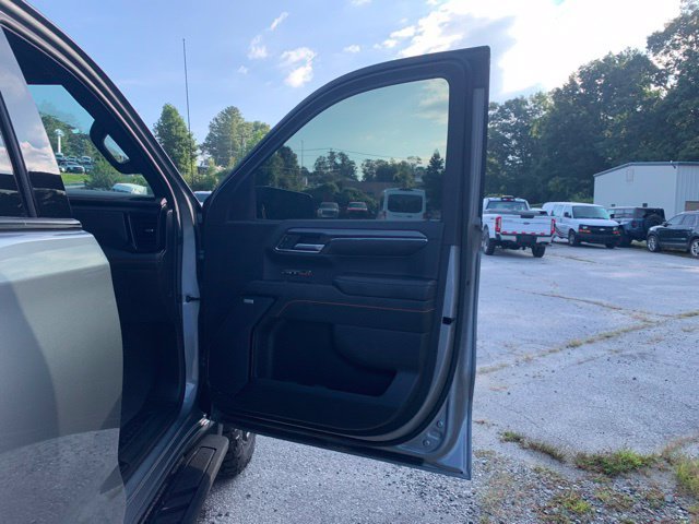 Used 2024 GMC Sierra 1500 AT4 w/ Technology Package AWD/4WD image 15
