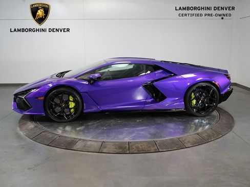 Used 2024 Lamborghini Revuelto image 2