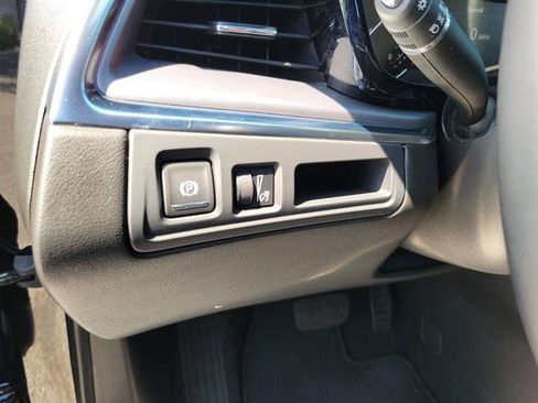 Certified 2025 Cadillac XT5 Luxury FWD image 50