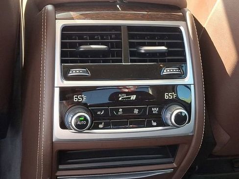 Used 2020 BMW 750i xDrive AWD/4WD image 23