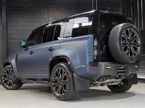 Used 2026 Land Rover Defender 110 OCTA image 12