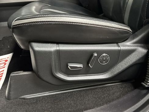 Used 2018 Ford F150 Platinum w/ Equipment Group 701A Luxury image 13